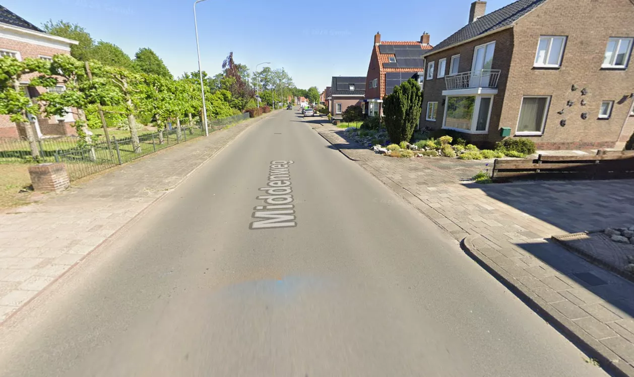 Woning aan de Middenweg in Veendam waar steekincident plaatsvond en vrouw werd aangehouden