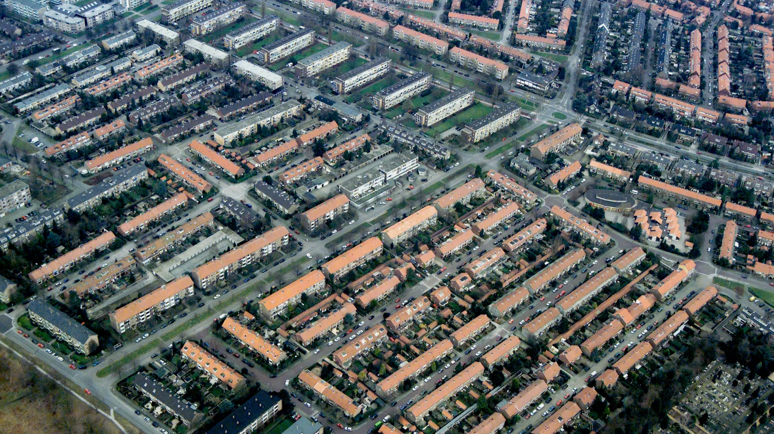 Straatbeeld van de Zeeheldenbuurt in Hilversum, de wijk waar Martien van der Meijs in 2002 regelmatig zijn hondje Banjer uitliet.