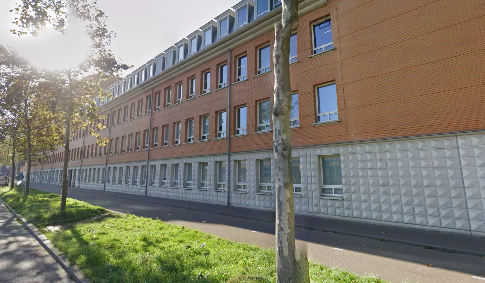 De rechtbank in 's-Hertogenbosch. Hier werd vandaag uitspraak gedaan in een zedenzaak waarbij een jongeman werd veroordeeld voor het indringend benaderen, aanranden en een poging tot verkrachting van een 12-jarig meisje in een bos in Boxtel.