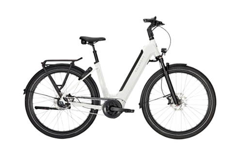 Een witte fiets van het merk Kalkhoff, voorzien van zwarte fietstassen. De politie meldt dat de gezochte verdachte in Lelystad recent van dit type fiets gebruikmaakte.