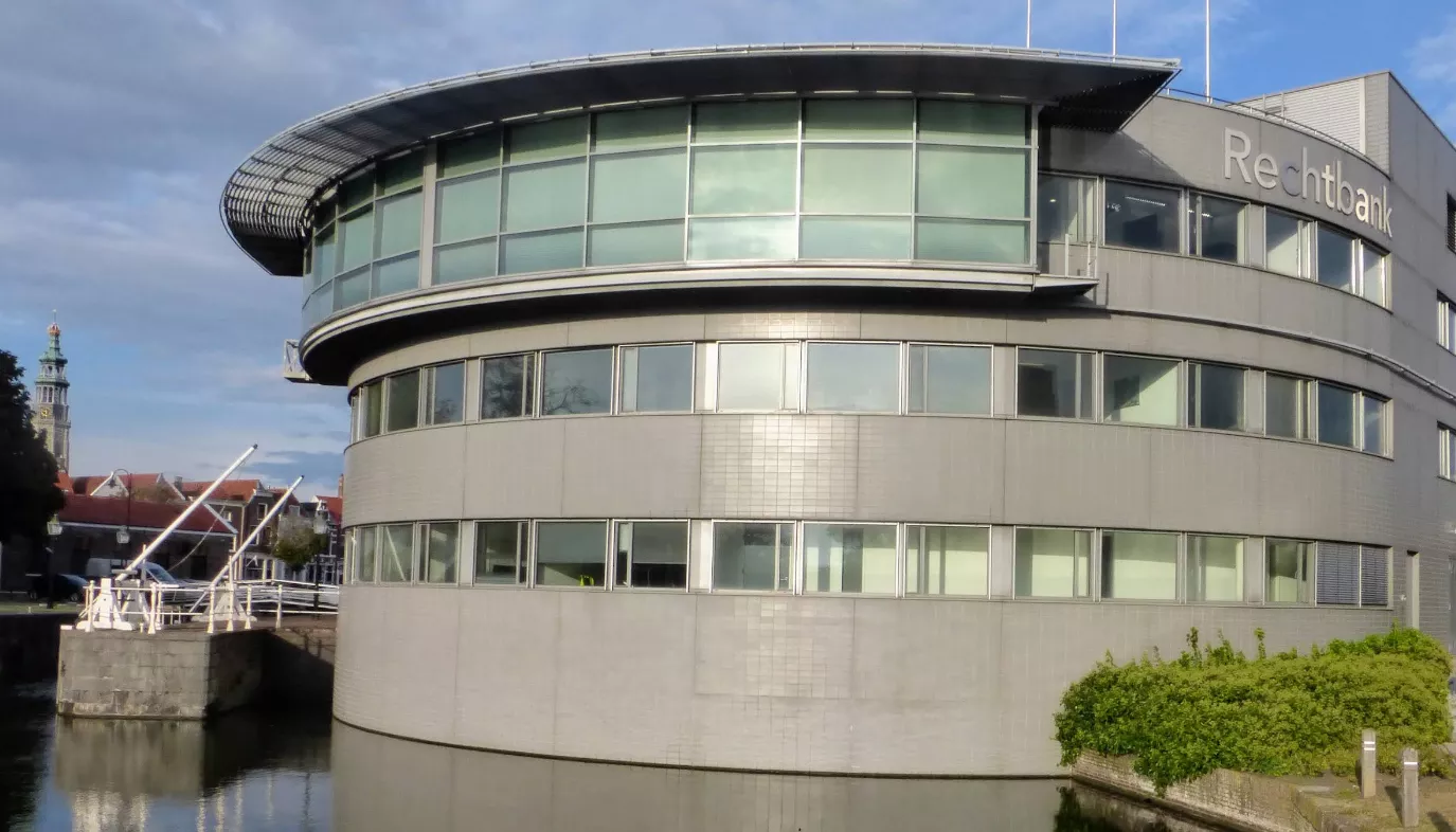 De buitenkant of de zittingszaal van de Rechtbank Zeeland-West-Brabant in Middelburg, waar de strafeis van zes jaar werd uitgesproken.