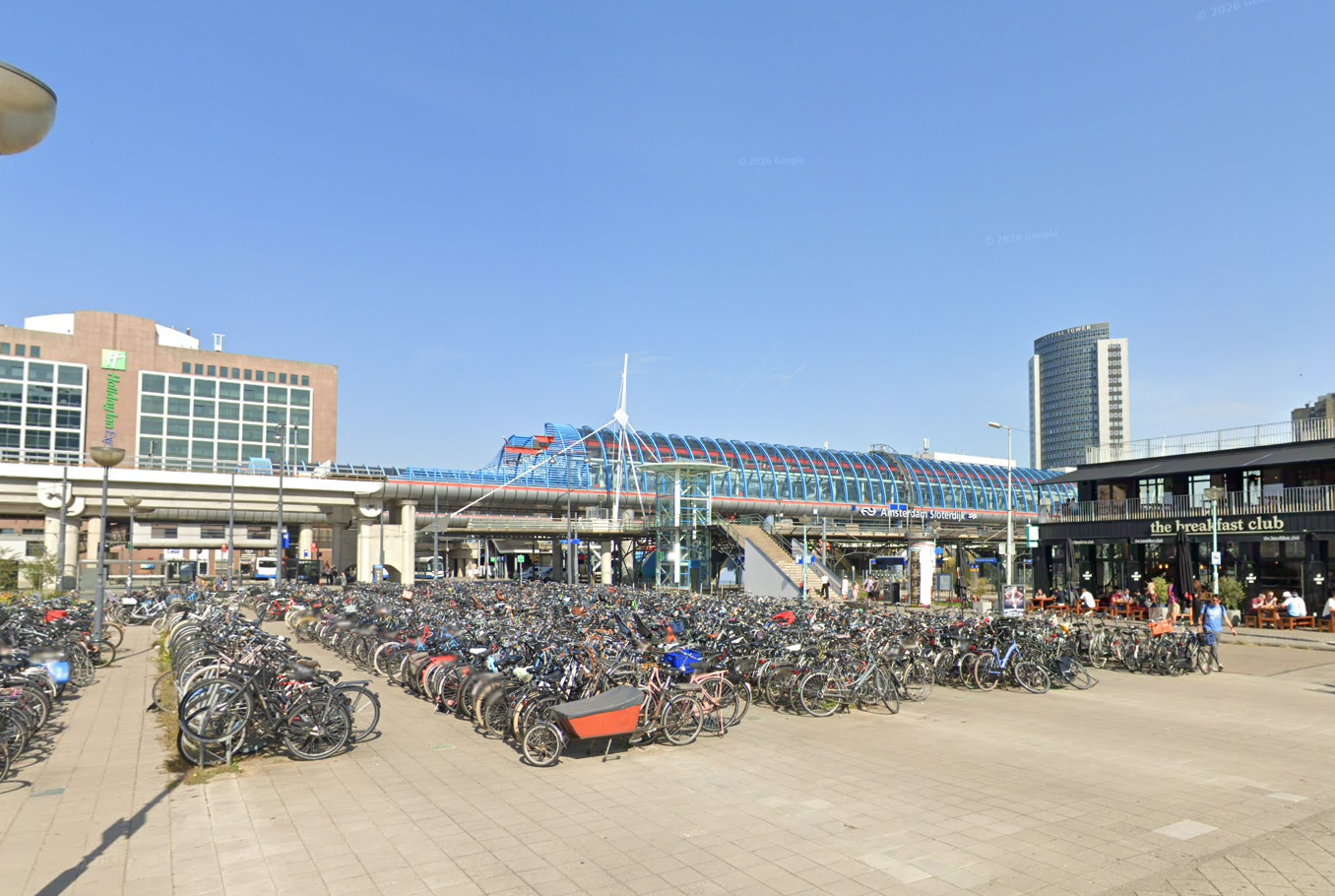 Overzichtsbeeld van station Amsterdam-Sloterdijk ter illustratie van de vindplaats uit 1996.