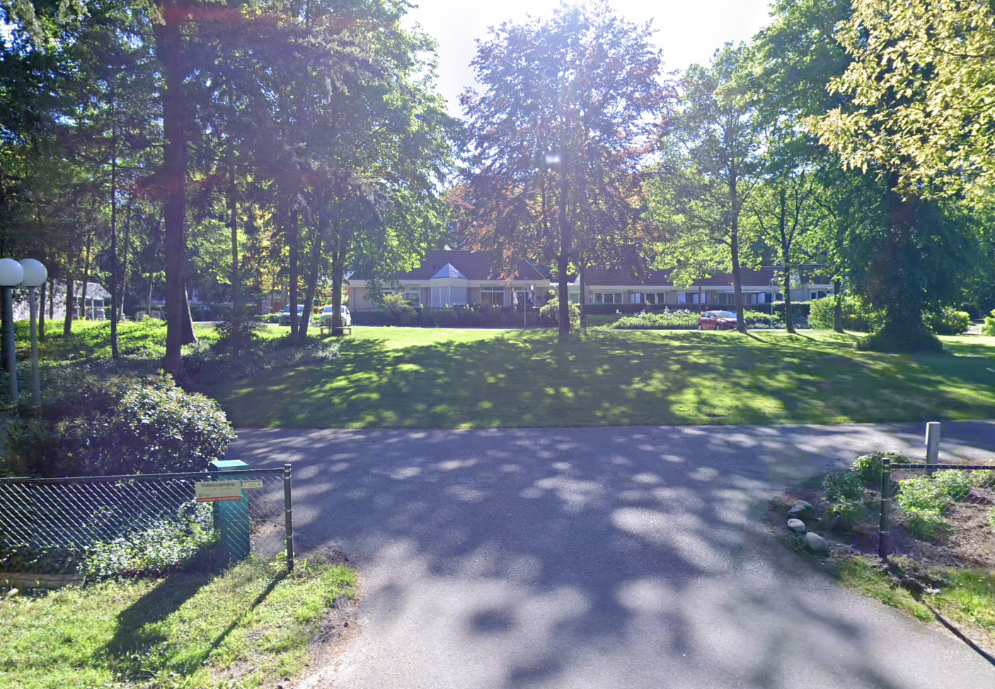 et voormalige gezinsvervangend tehuis Bloemensteijn in Hattem waar Eefke voor het laatst werd gezien.