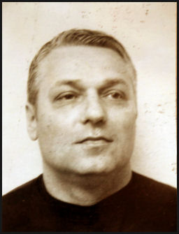 Portretfoto van Martin Hoogland, voormalig politieagent en veroordeelde schutter in de moord op Klaas Bruinsma.