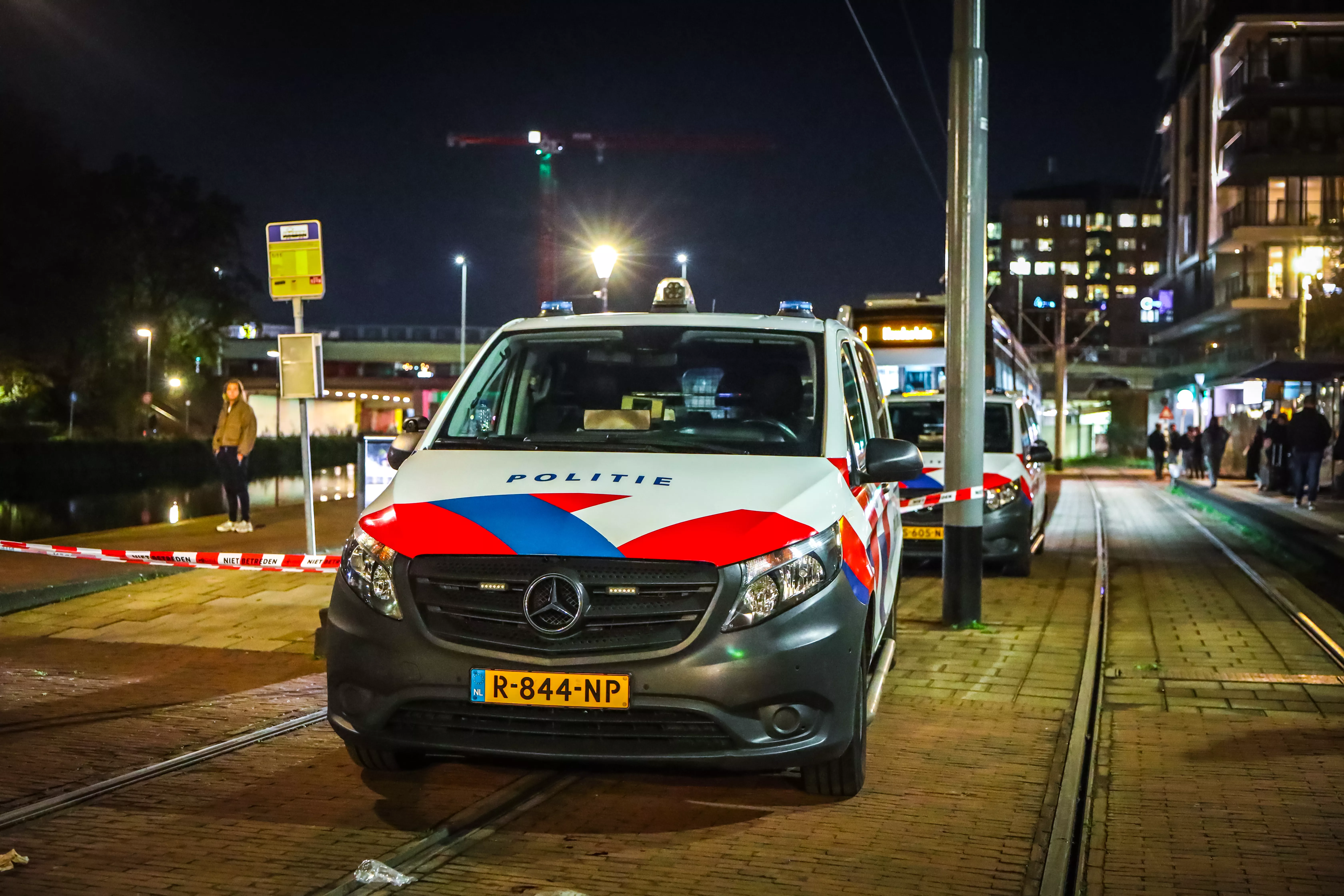 19-jarige man neergestoken bij vechtpartij op Stationsplein in Schiedam - foto 8