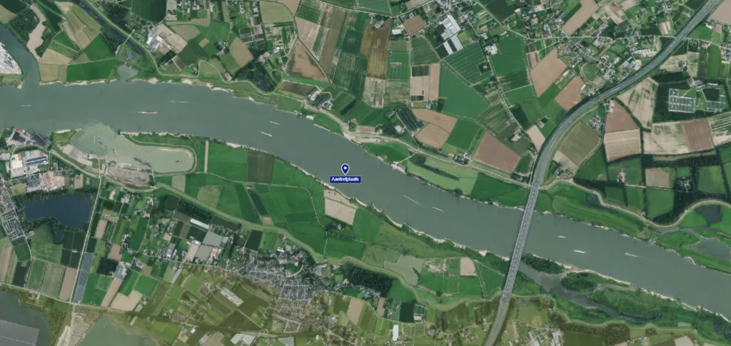 Wie is deze vrouw? Ongeïdentificeerd lichaam aangetroffen in de Waal bij Winssen - foto 2