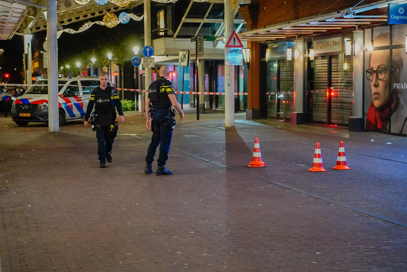 Nieuwe schietpartij Vlaardingse kappersoorlog: Kapperszaak beschoten aan het Veerplein - foto 9