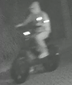 Politie zoekt vermoedelijk minderjarige schutter op fatbike na schietincident aan Havenpoort in Nieuw-Vennep - foto 3