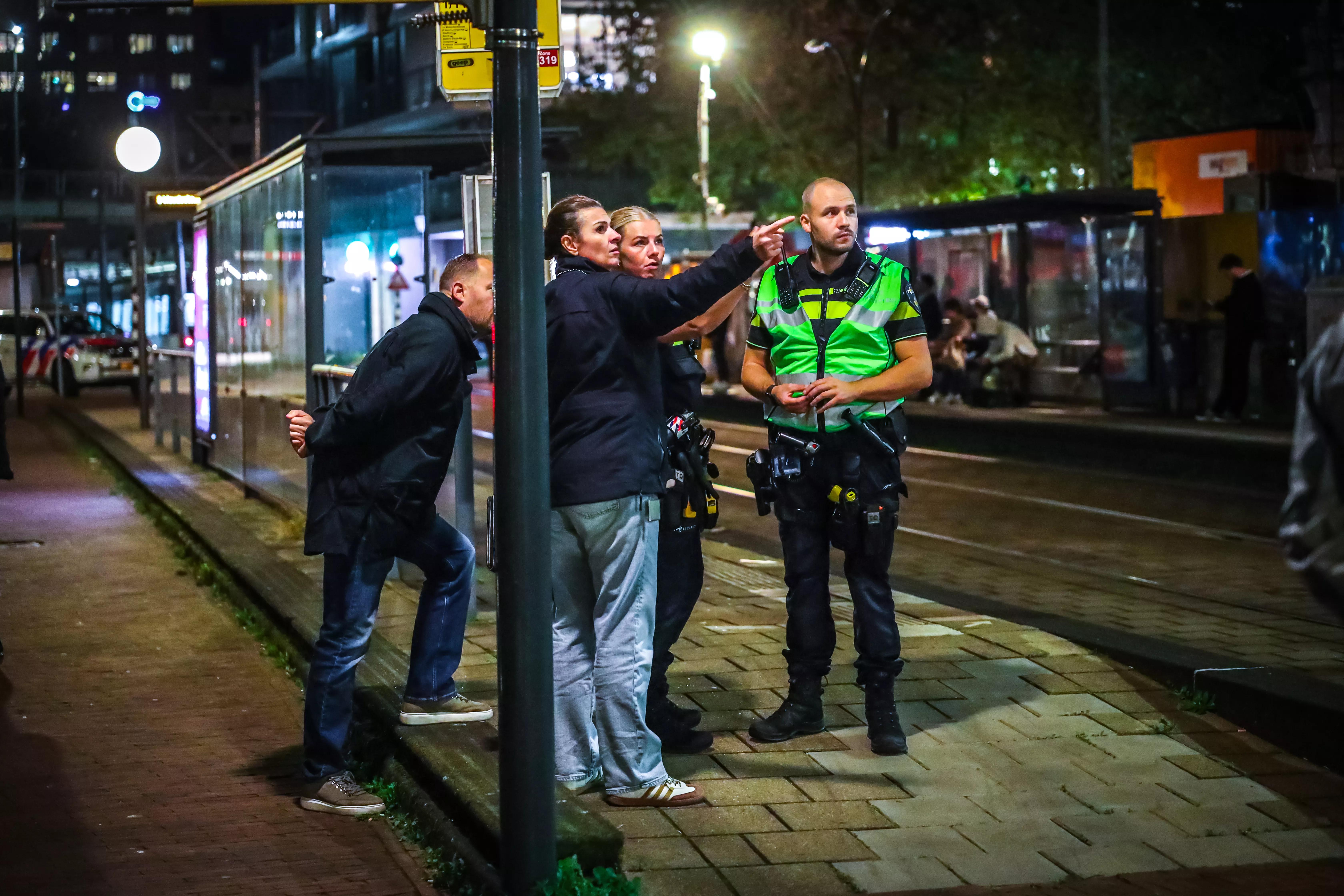 19-jarige man neergestoken bij vechtpartij op Stationsplein in Schiedam - foto 7