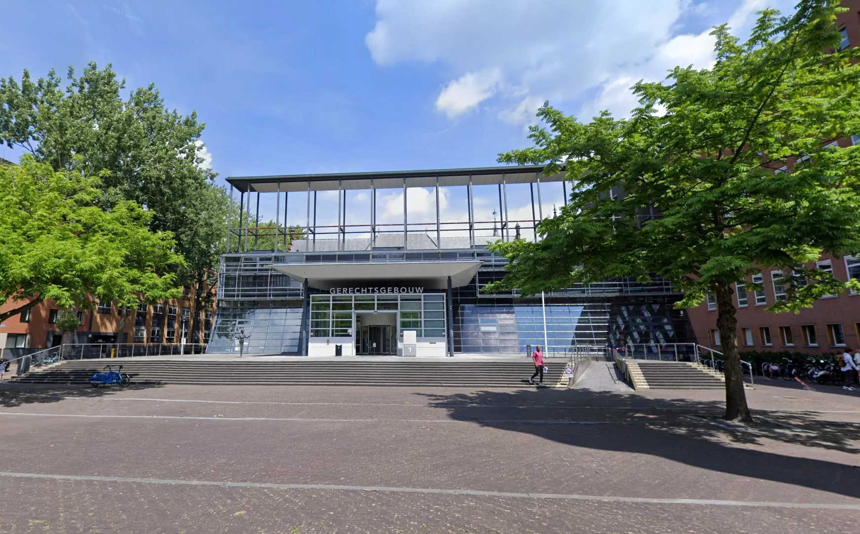 Het rechtbankcomplex van Midden-Nederland in Utrecht waar twee mannen zijn veroordeeld voor seksuele uitbuiting en mishandeling via een loverboyconstructie.