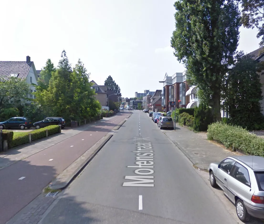 Een algemeen sfeerbeeld van afzetlint (Politie: Niet Betreden) dat wordt gebruikt bij het veiligstellen van een plaats delict.