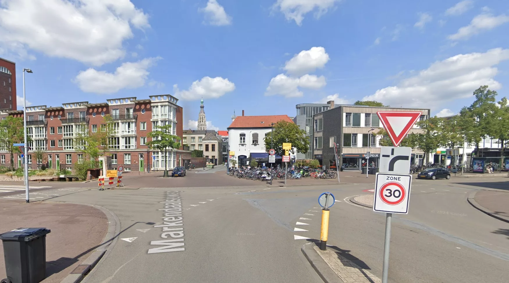 Het uitgaanscentrum van Breda, waar een jonge man tijdens twee afzonderlijke stapavonden extreem geweld gebruikte tegen vijf slachtoffers.