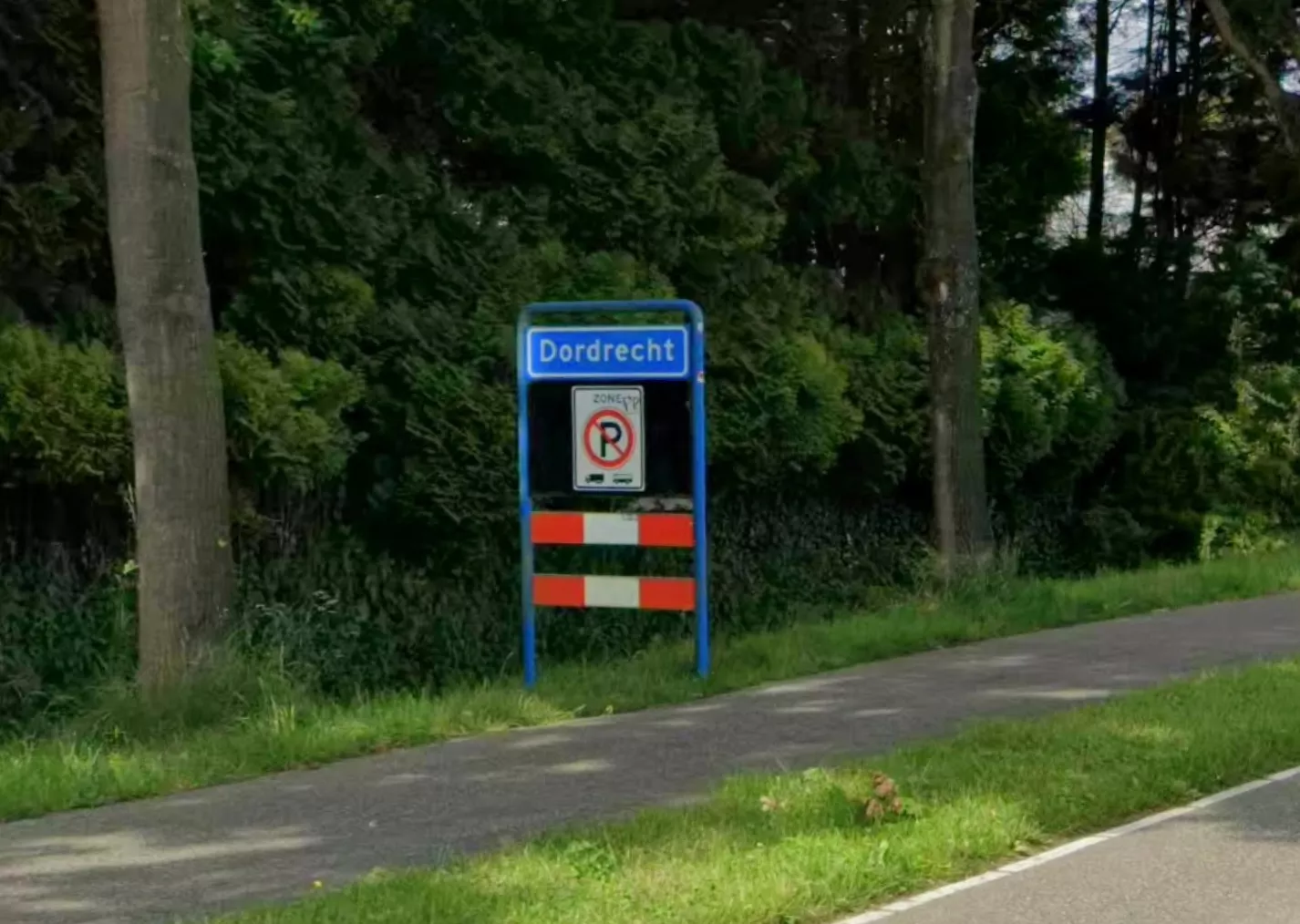 Het plaatsnaambord van de Zuid-Hollandse stad Dordrecht.