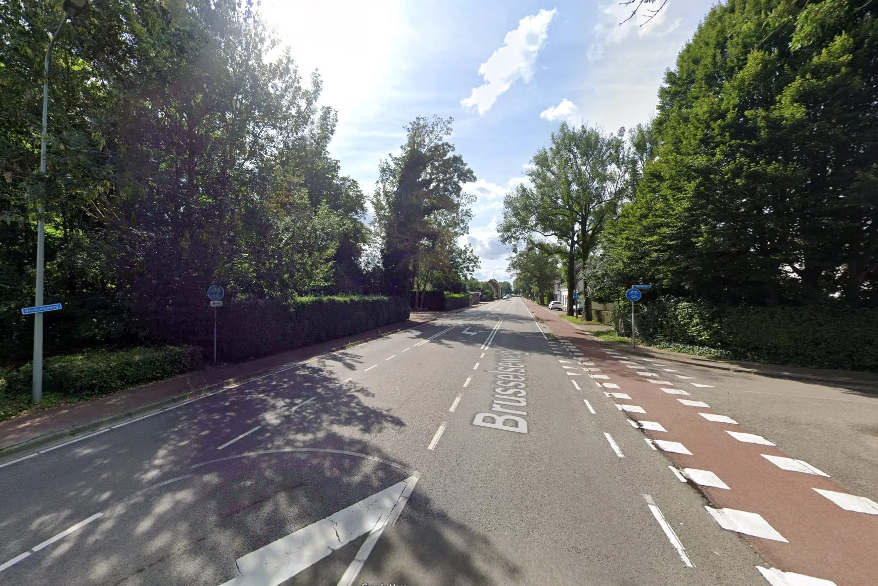 De Brusselseweg in Maastricht na een dodelijke schietpartij maandagavond.