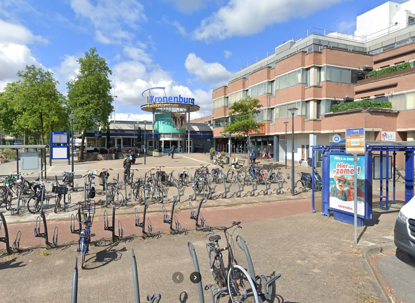 Winkelcentrum Kronenburg in Arnhem, in de omgeving waarvan de 20-jarige schutter het vuur opende op de belagers van zijn vriend.