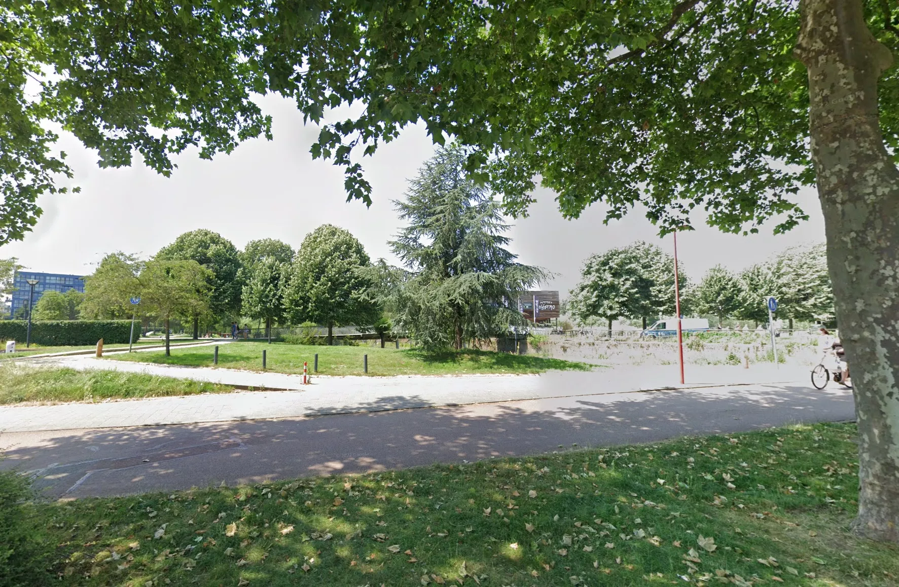 De ingang van het Griftpark in Utrecht, nadat jongeren online opriepen tot een rellenfeest.