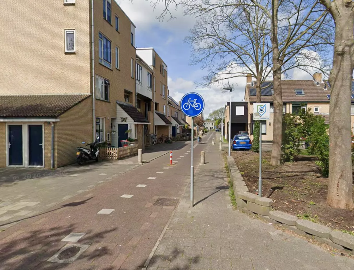 Politielint spant zich rond een rijtjeshuis aan de Dilledonk-Zuid in de wijk De Akkers.