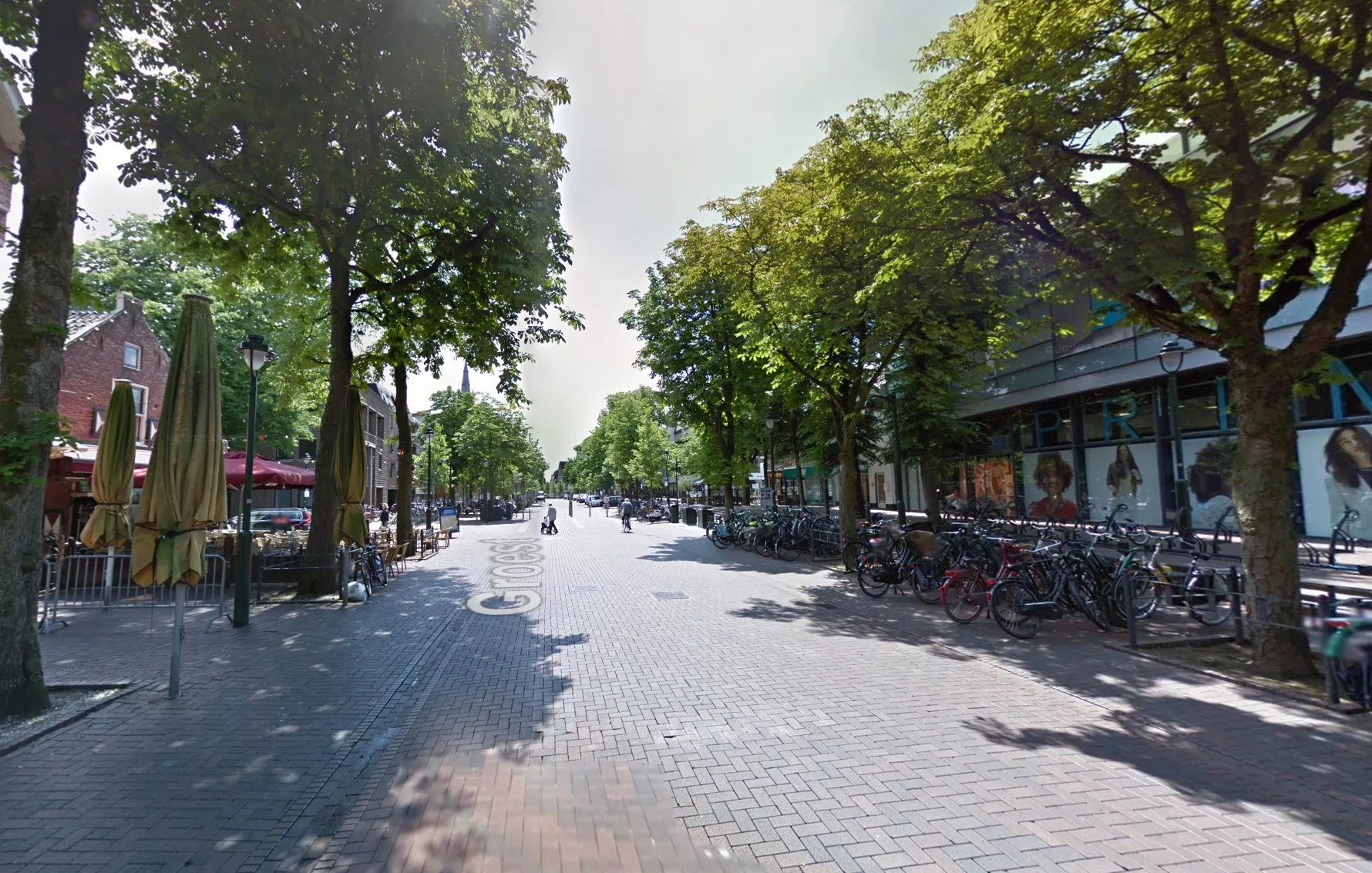 Groest in Hilversum na een brute steekpartij waarbij twee 19-jarige slachtoffers zwaargewond raakten.