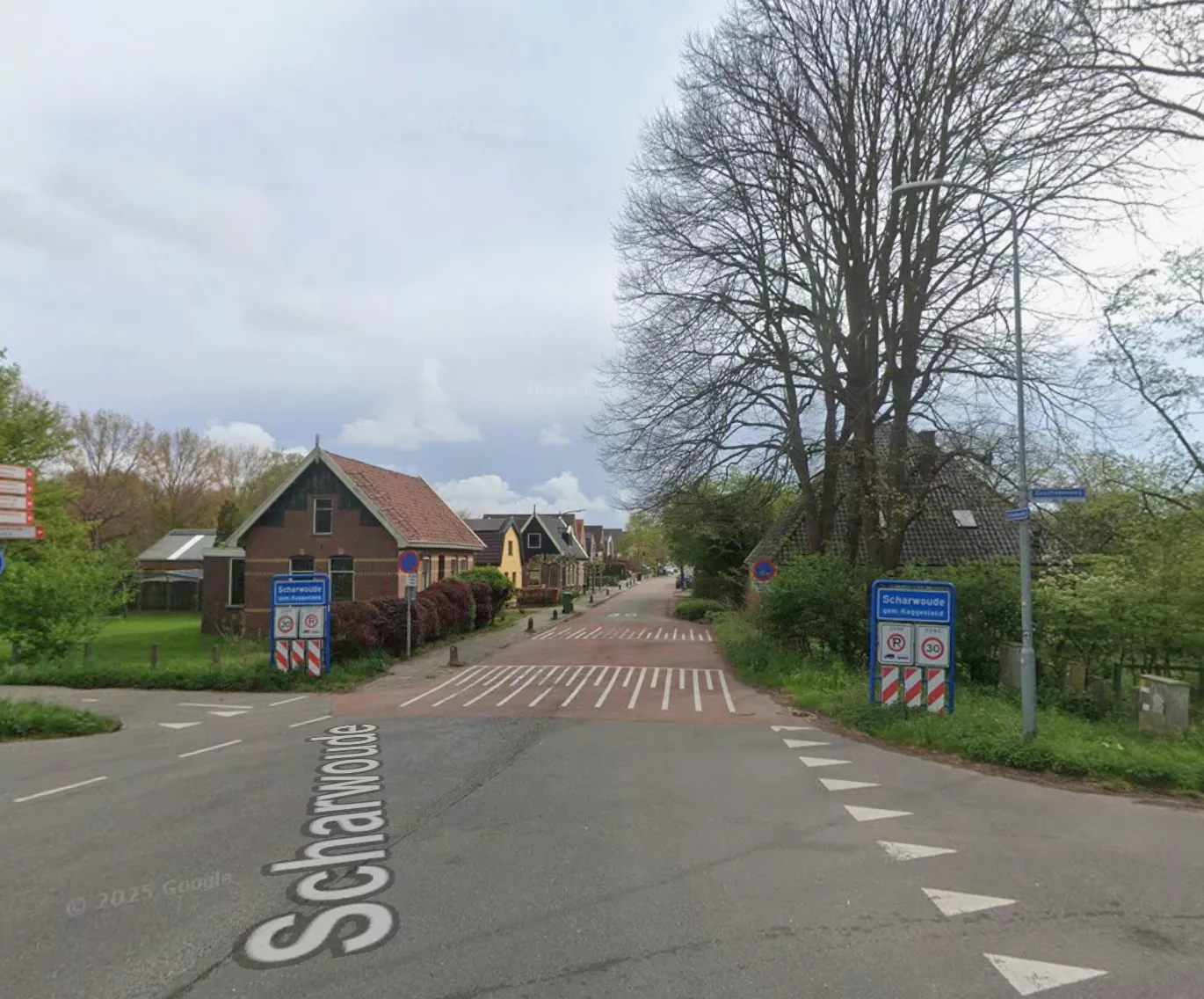 Woningoverval aan de Scharwoude in Scharwoude waar drie mannen binnendrongen en een vechtpartij ontstond.