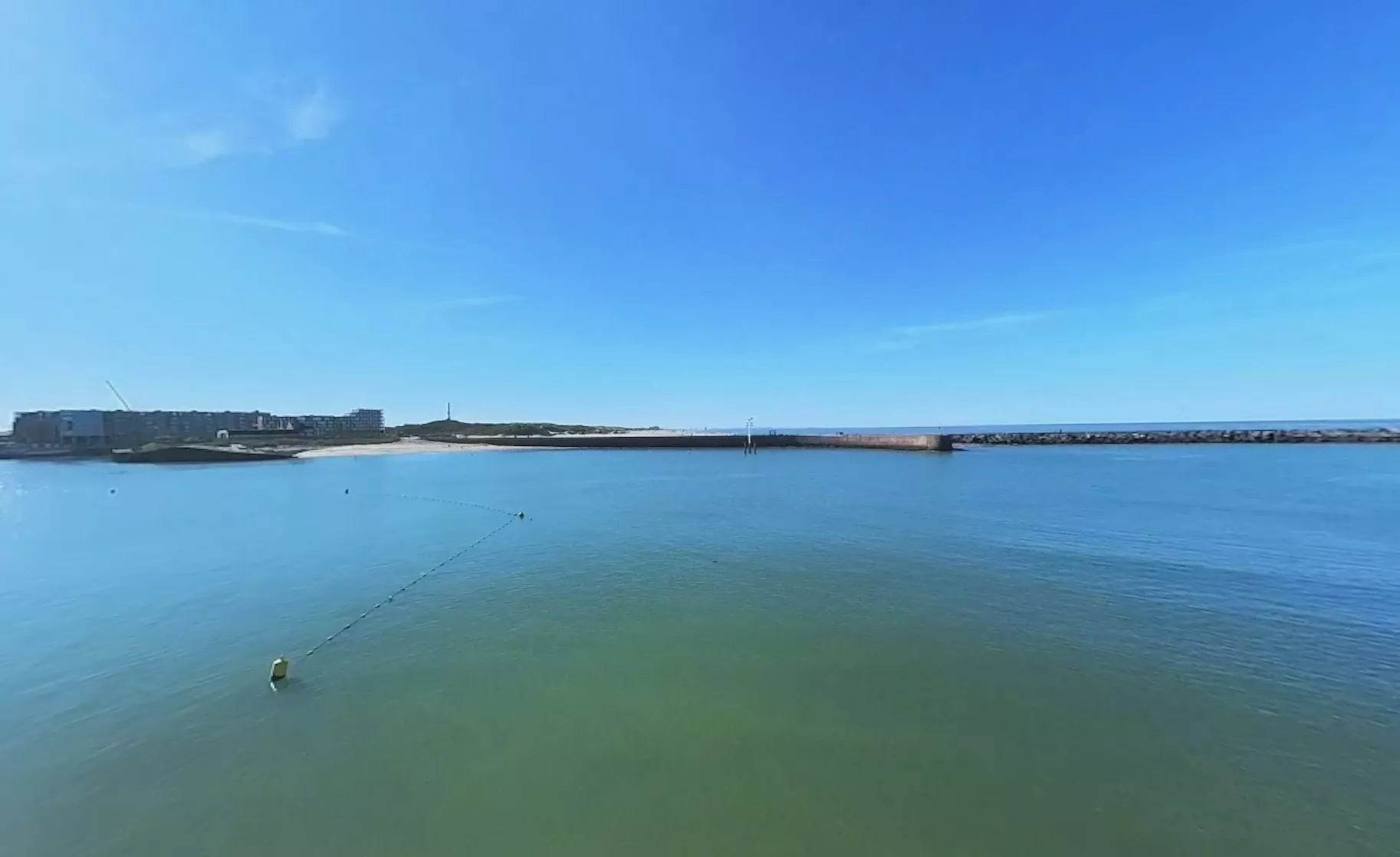 Zoektocht naar de vermiste 18-jarige kitesurfer Zuidelijk Havenhoofd in Scheveningen.