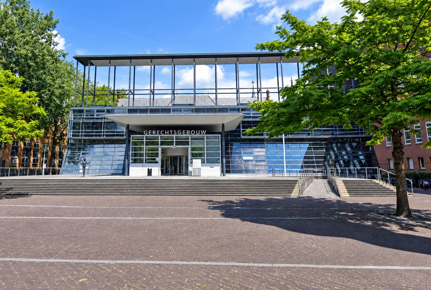 Het gerechtsgebouw van de Rechtbank Midden-Nederland aan de Unie van Utrechtweg.