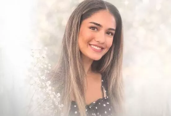 Een portretfoto van de 23-jarige Kimberly uit Rotterdam, die op tragische wijze om het leven kwam bij een ongeval met een terreinwagen op Aruba.