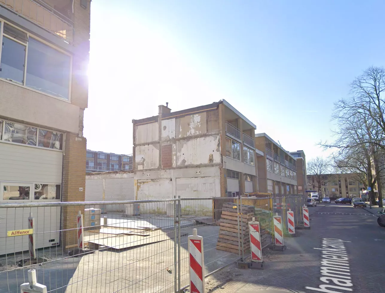Ruïne van het verwoeste bedrijfspand aan de Schammenkamp in Rotterdam na de explosie.