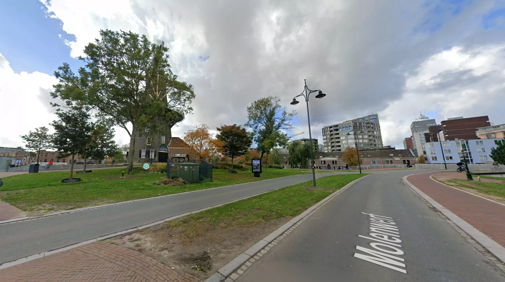 De Molenwerf in Leiden na een gewelddadige steekpartij tijdens de drukte van Leidens Ontzet.