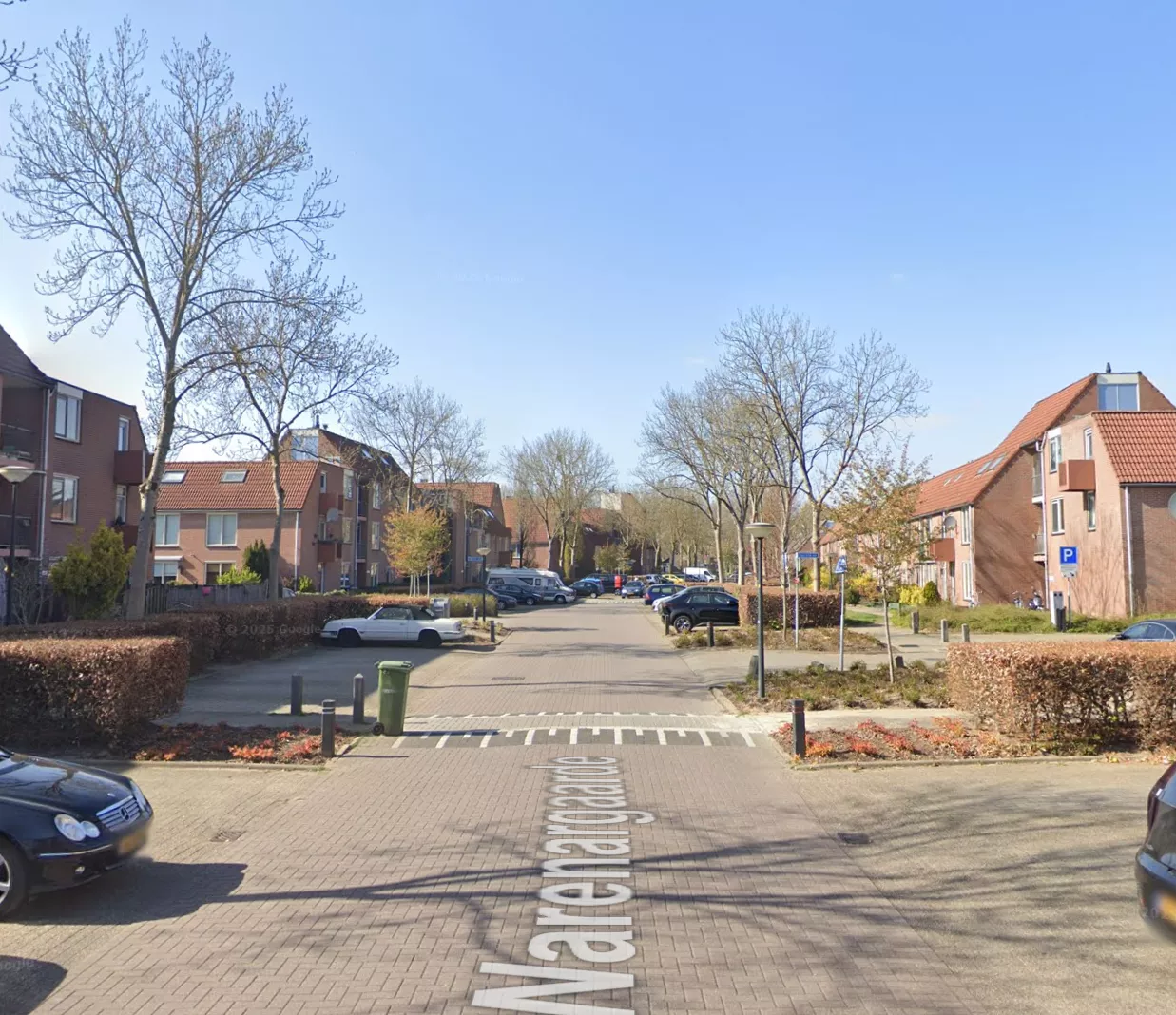 Het appartementencomplex aan de Warenargaarde in Apeldoorn waar het slachtoffer David in 2025 werd doodgestoken.