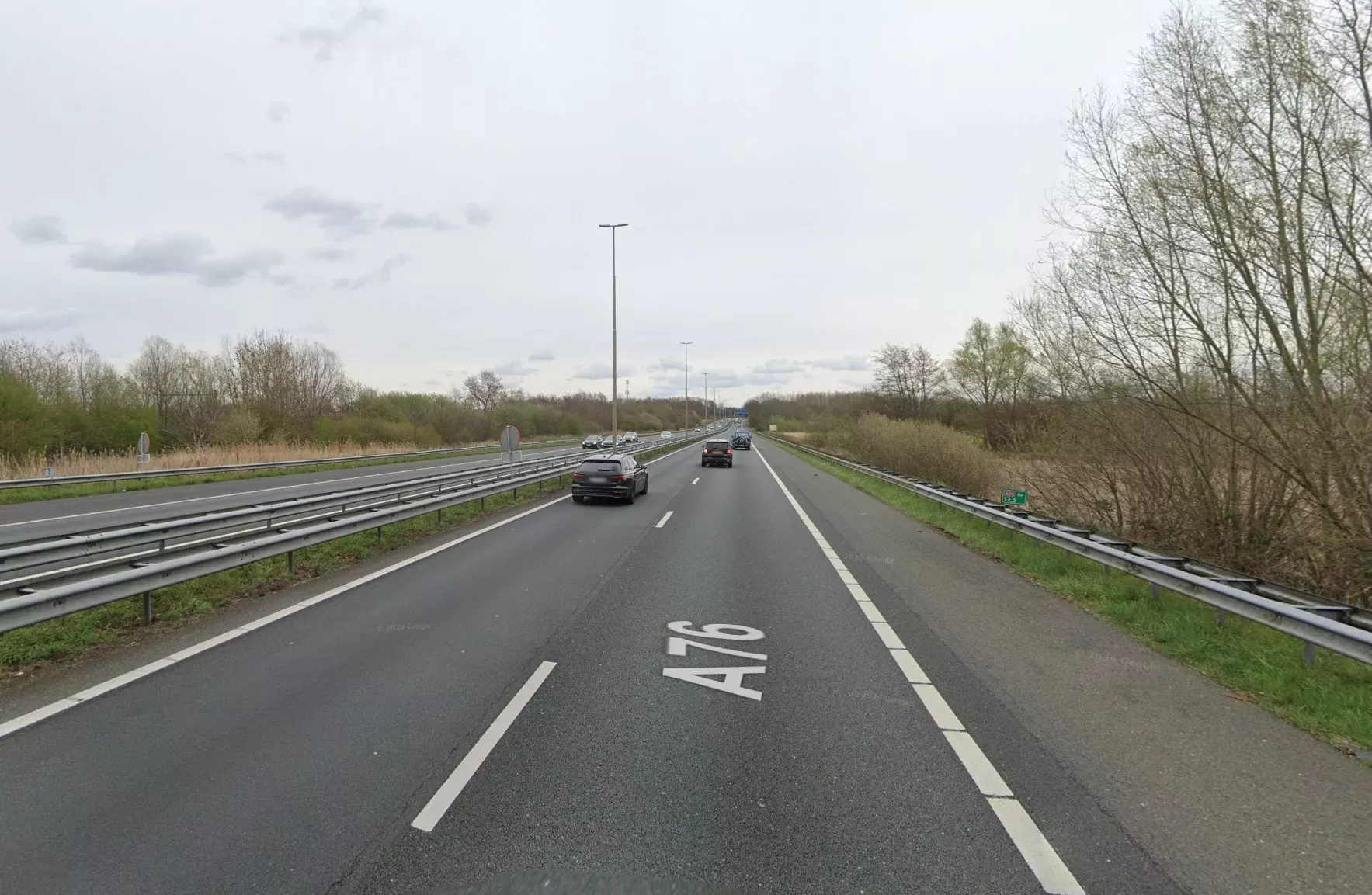 De snelweg; de politie heeft geconcludeerd dat er geen sprake is van een misdrijf bij het dodelijke ongeval op de A76 bij Schinnen.