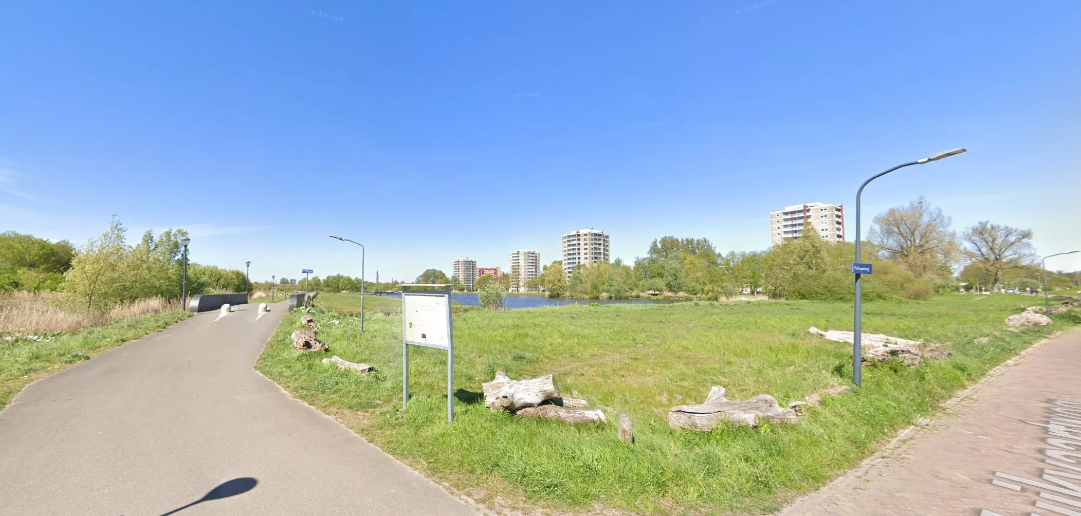Het Reinaldapark in Haarlem na de melding van een verdachte situatie.