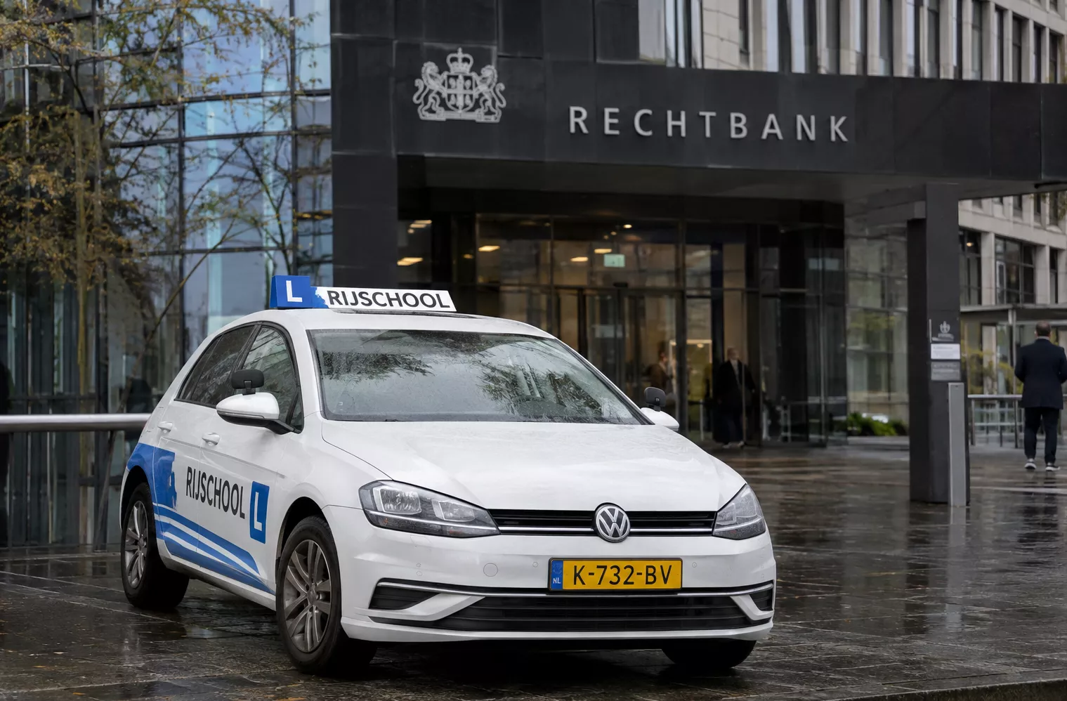 Buitenzijde van het rechtbankgebouw van de rechtbank Noord-Nederland in Groningen.