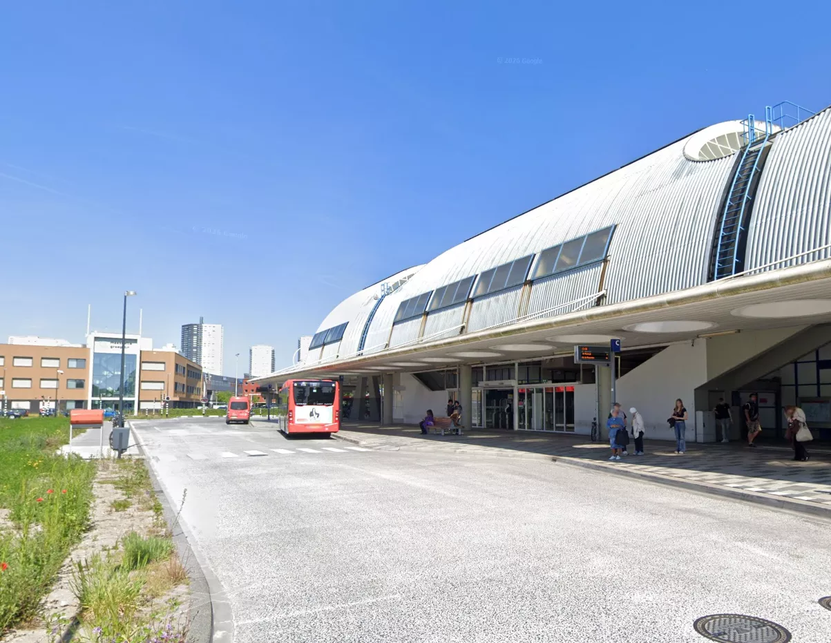 Metrostation Spijkenisse Centrum waar de ruzie en de steekpartij plaatsvonden.