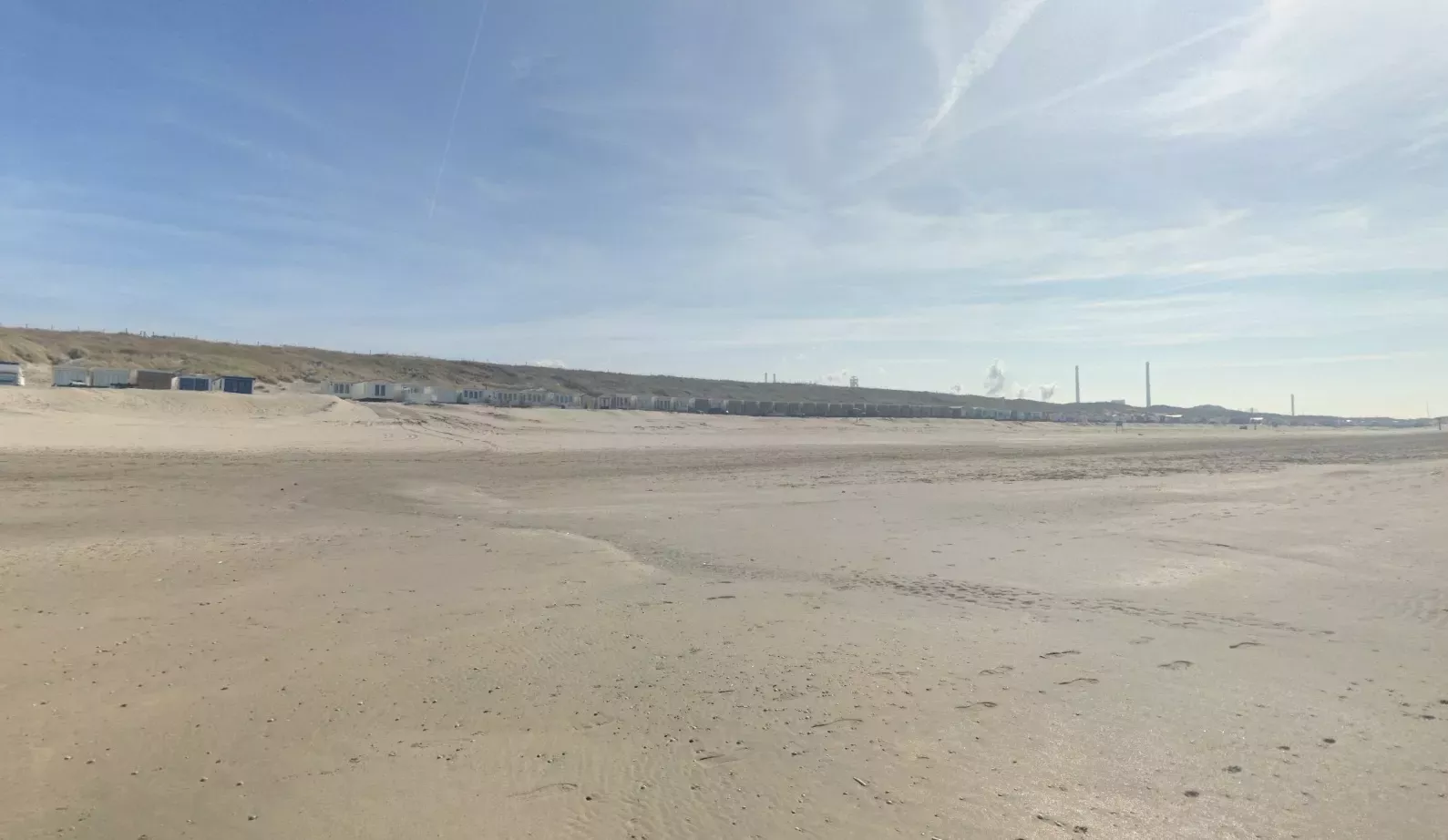 De strandhuisjes in Wijk aan Zee waar brandstichting is gedaan.